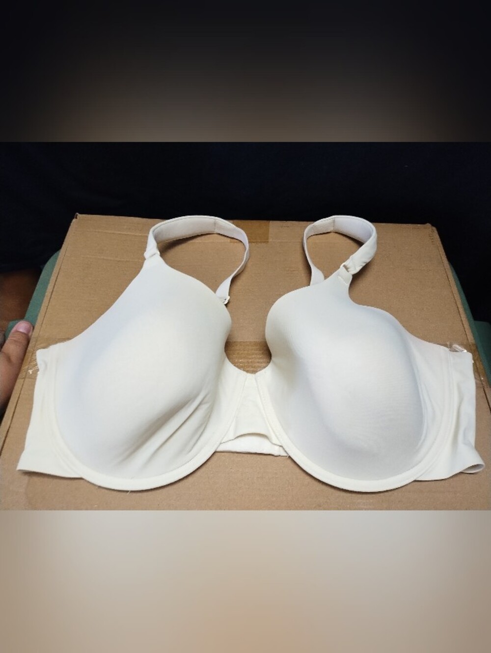 Olga 42C Wired Bra Off White Cream 2 Prong Fastner Super Soft Lightweight